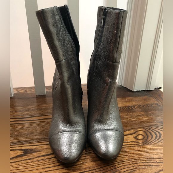 KENDALL x KYLIE Boots - Picture 2 of 11